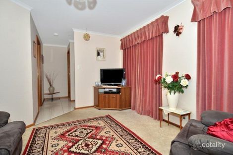 Property photo of 4 Lorenzo Way Orana WA 6330