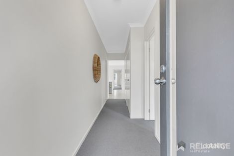 Property photo of 28 Serenity Way Craigieburn VIC 3064