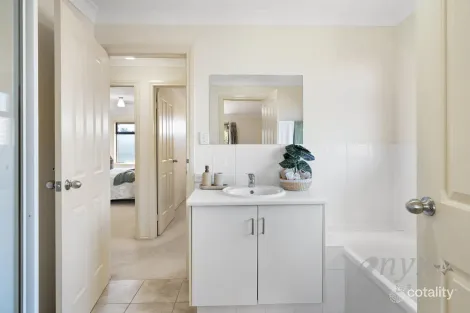 Property photo of 37 Greengate Close Northgate SA 5085