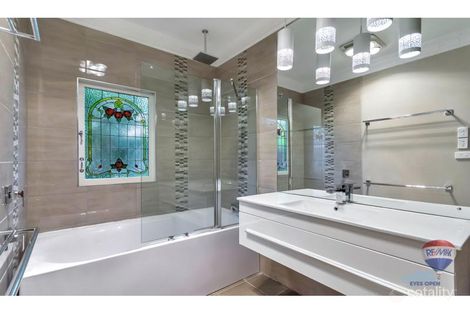 4 Cranes Rd, North Ipswich, QLD 4305