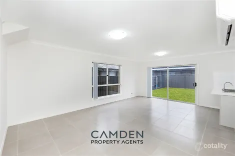 Property photo of 58 Ingall Loop Catherine Field NSW 2557