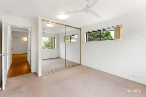 Property photo of 1/18 Vincent Street Indooroopilly QLD 4068