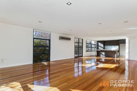 1 Emerald St, South Melbourne, VIC 3205