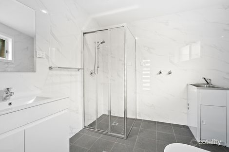Property photo of 70 Sunnybank Crescent Horsley NSW 2530