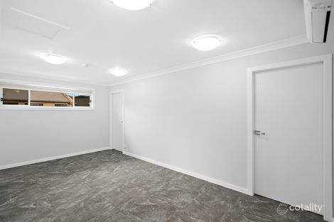 Property photo of 70 Sunnybank Crescent Horsley NSW 2530