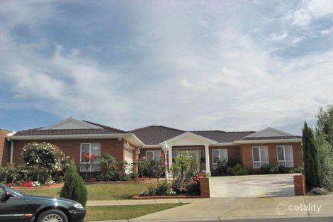 17 Mackenzie Cl, Taylors Lakes, VIC 3038