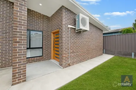 2a Lily Pl, Lalor Park, NSW 2147