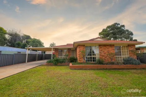 4 Ebelina Cres, Parkes, NSW 2870