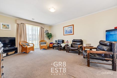 Property photo of 6 Nyah Place Cranbourne West VIC 3977