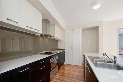 Property photo of 10 Mercure Way Point Cook VIC 3030