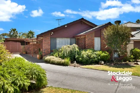 Property photo of 3 Sceptre Court Taylors Lakes VIC 3038