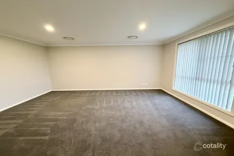 Property photo of 5 Appaloosa Place Hillvue NSW 2340