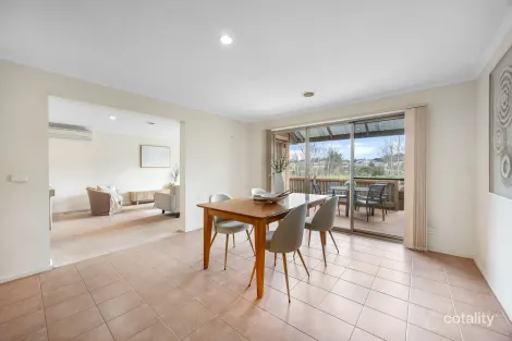 Property photo of 39 The Boulevard Gisborne VIC 3437
