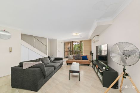 Property photo of 15/41-45 Lambert Street Kangaroo Point QLD 4169