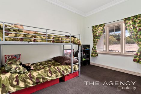 Property photo of 9 Strawberry Hill Drive Gidgegannup WA 6083