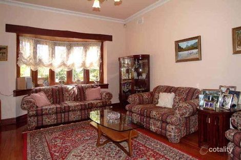 Property photo of 2 Lambert Road Caulfield North VIC 3161