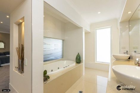Property photo of 2143 Riverside Drive Hope Island QLD 4212