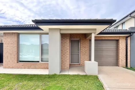 84 Bluebottle Pde, Rockbank, VIC 3335