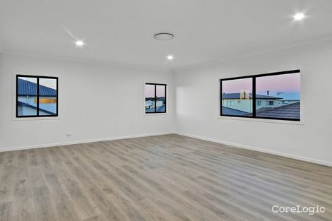Property photo of 18 Ivory Crescent Pallara QLD 4110