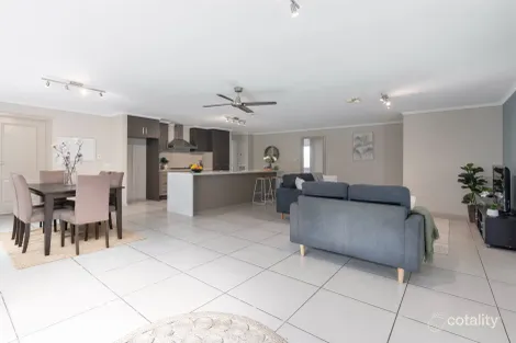 Property photo of 17 Silverbrook Avenue Mount Gambier SA 5290