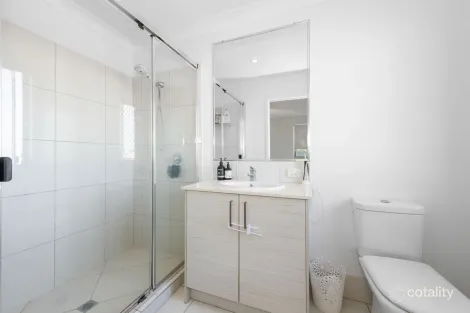 Property photo of 2 Bonney Street Rural View QLD 4740