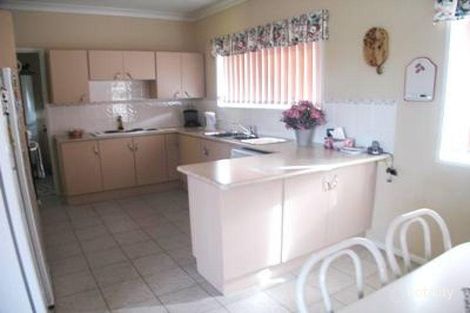 Property photo of 22 Merinda Crescent Kooringal NSW 2650