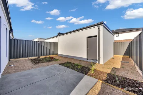 Property photo of 12 Lidar Walk Tarneit VIC 3029