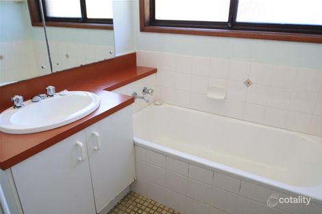 Property photo of 2 Tamar Close Metford NSW 2323