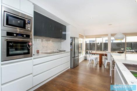 Property photo of 20 Taylors Hill Boulevard Taylors Hill VIC 3037
