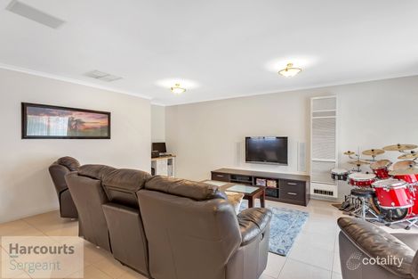 Property photo of 22 Grenadier Grove Gulfview Heights SA 5096