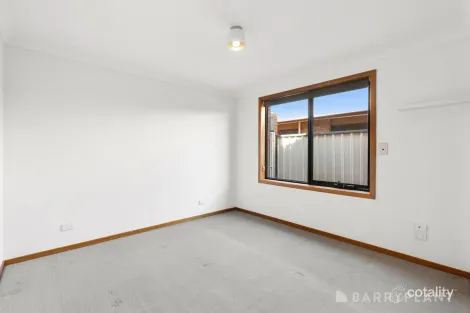 Property photo of 2/122 Tower Road Werribee VIC 3030