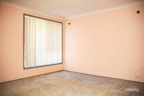 Property photo of 4 Glading Close Lake Haven NSW 2263