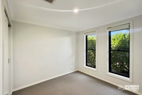 Property photo of 55 Champagne Drive Dubbo NSW 2830