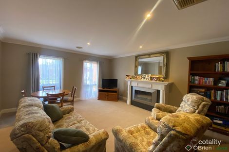 Property photo of 4 Deakin Court Wangaratta VIC 3677