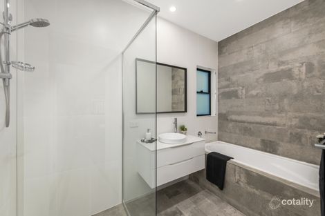 Property photo of 18 Helen Circuit Googong NSW 2620