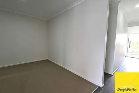 Property photo of 5 Hadlee Street Rockbank VIC 3335