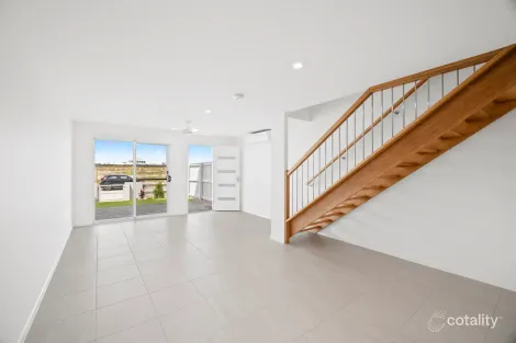 Property photo of 16 Anglesea Crescent Nirimba QLD 4551