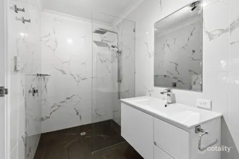 Property photo of 21 Boxgrove Loop Ellenbrook WA 6069