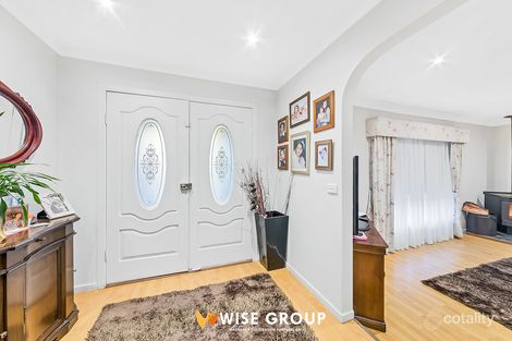 Property photo of 10 Central Road Hampton Park VIC 3976