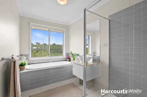 Property photo of 2 Flemington Rise Officer VIC 3809