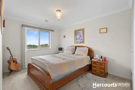Property photo of 2 Flemington Rise Officer VIC 3809