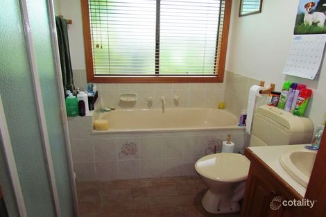 Property photo of 4 Simon Court Brookfield VIC 3338