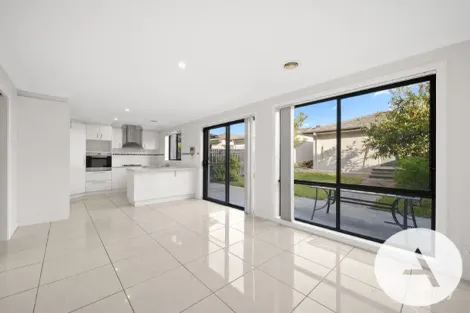 Property photo of 29 Lansdown Crescent Casey ACT 2913