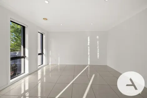 Property photo of 29 Lansdown Crescent Casey ACT 2913