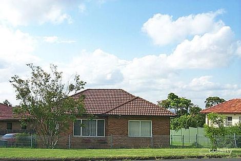 11 Phillips Ave, Regents Park, NSW 2143