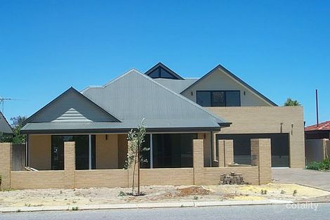 54 George St, Stirling, WA 6021