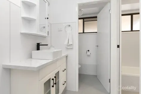 25 Albury St, Abermain, NSW 2326