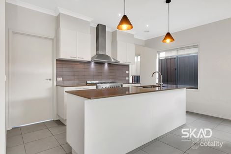 Property photo of 3 Booyong Street Craigieburn VIC 3064