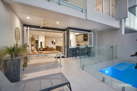 Property photo of 32 Banfield Place Maroochydore QLD 4558