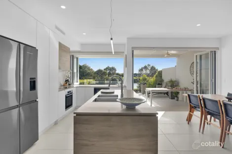 Property photo of 32 Banfield Place Maroochydore QLD 4558